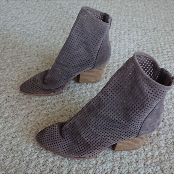Jeffrey Campbell Jenelle Perfed taupe suede Boot size 6.5 - Picture 2 of 9